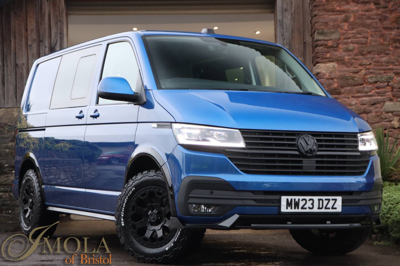 TWIN DOOR|LEDs|RHINOs|CAMERA