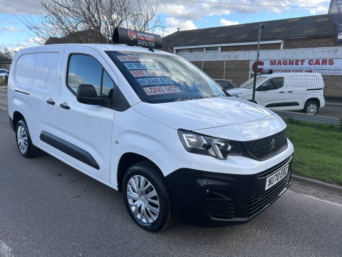 Peugeot Partner 1.5 BHDi Professional LWB Van 1 Owner Full History Air Con Carplay 73,900 Miles £9,499 NO VAT