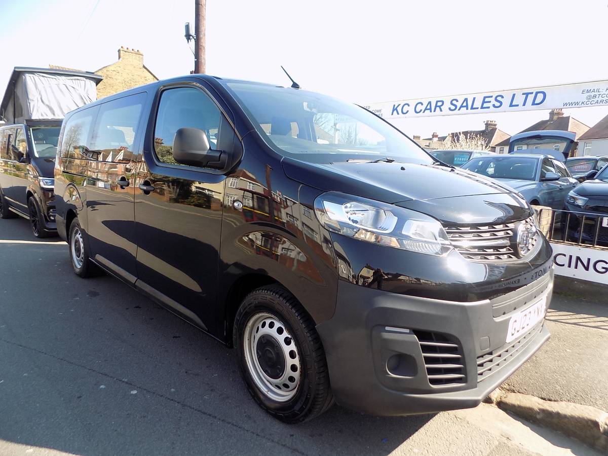 REAL VALUE 9 SEATER E LIFE COMBI AUTO !!!!!