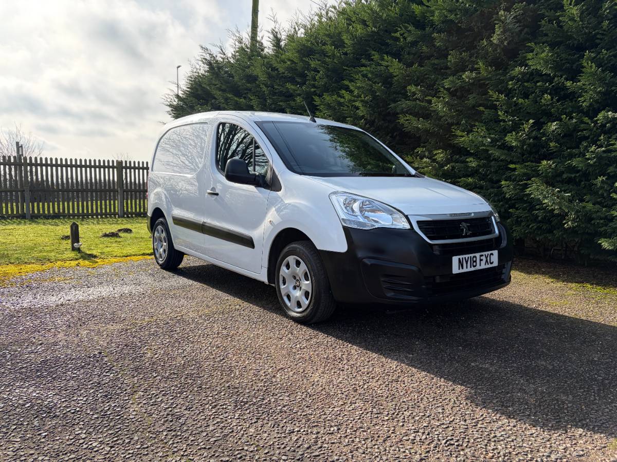 Peugeot Partner Professional 100 850 - Pump/Belt, FSH, Clutch, A/C, Cruise