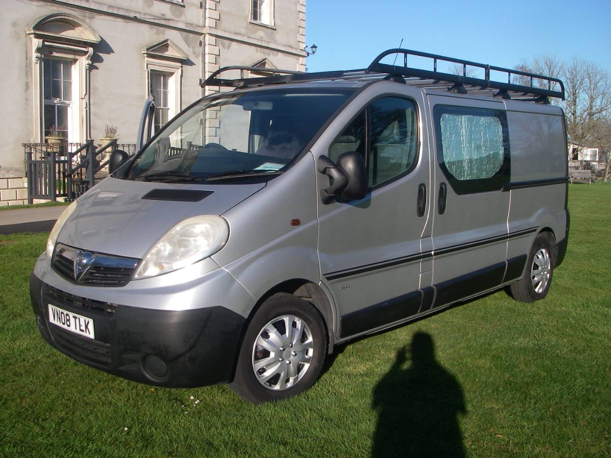 VAUXHALL VIVARO- CAN BUSED AS CAMPER OR WORK VAN - DORSET