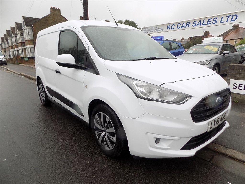 GREAT LOOKING VAN , COLOUR CODED WING MIRROS AND BUMPERS !!