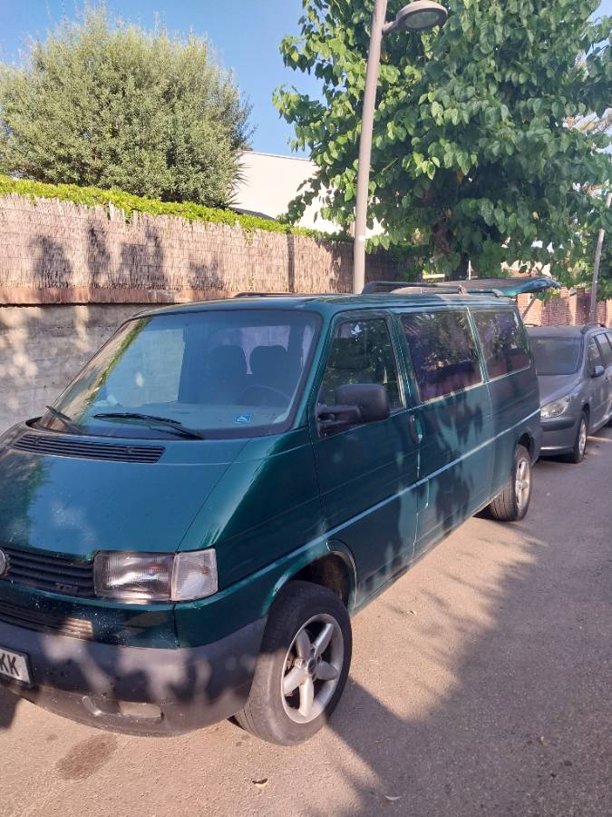 VW T4 tdi LHD LWB 9-seater with collapsing bed 