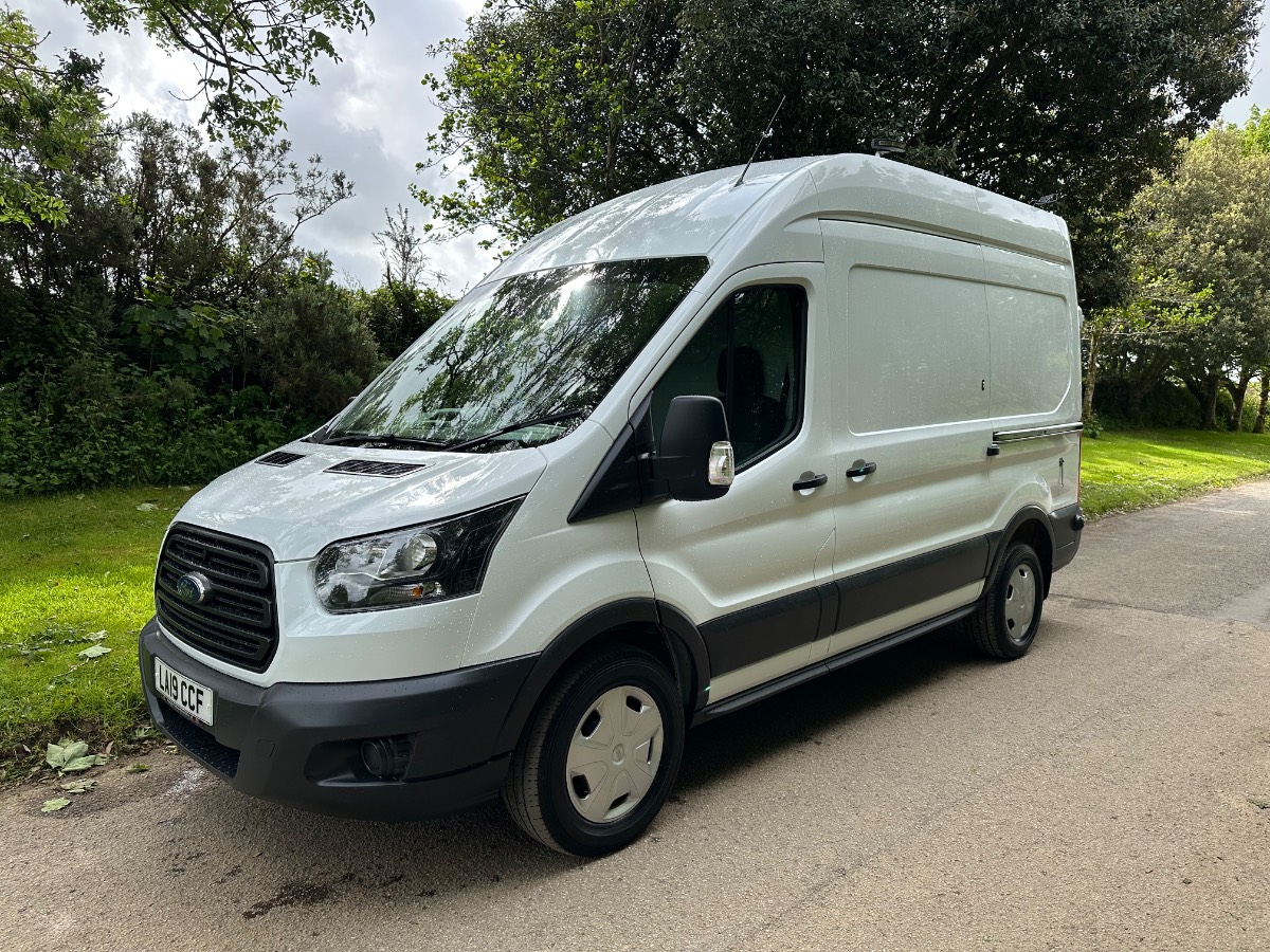 2019 (19) FORD TRANSIT 350 L2 H3 2.0 TDCI ECOBLUE 130BHP MEDIUM WHEEL BASE HIGH ROOF VAN - ONLY 47000 MILES!