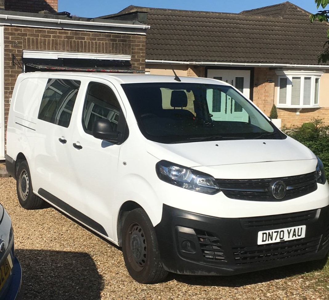 Vauxhall VIVARO, Panel Van, 2020 Manual 2.0 3100 Edition S/S – 3/6 Seater LOW MILAGE!