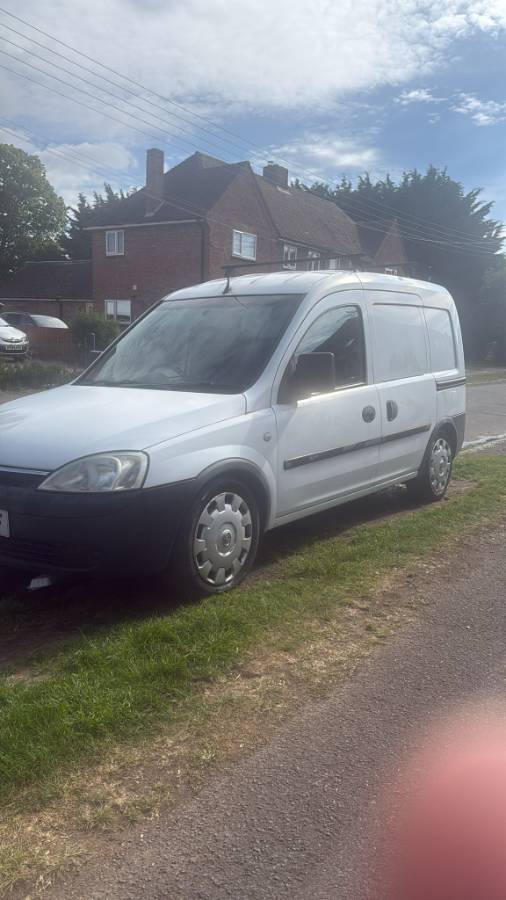 2017 Vauxhall Combo van 1248cc