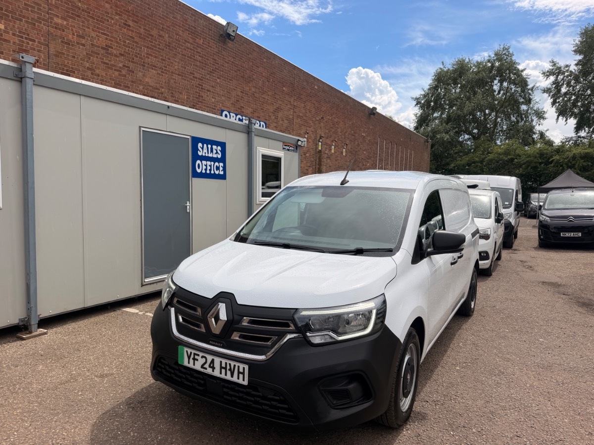 2024 electric Kangoo L2 E-Tech LL21 90kW 44kWh start Van auto ( All our vans are one owner from new we have been in the trade for 10 years plus we offer a large choice of vans on our website to suit all your needs ) 