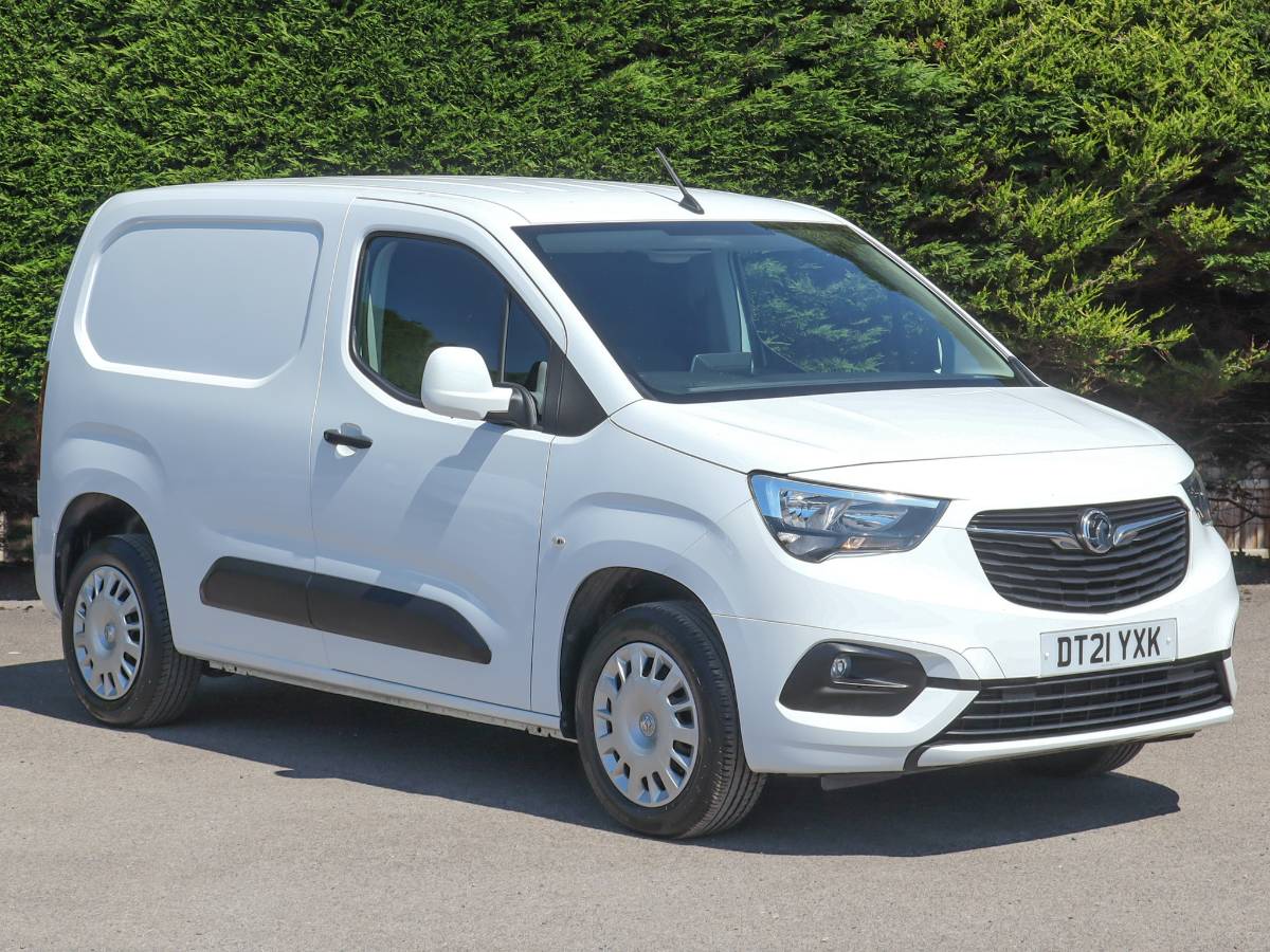 2021 (21) Vauxhall Combo 2300 Sportive, 1.5 Turbo D ,100BHP, 6 Speed, L1 SWB Van