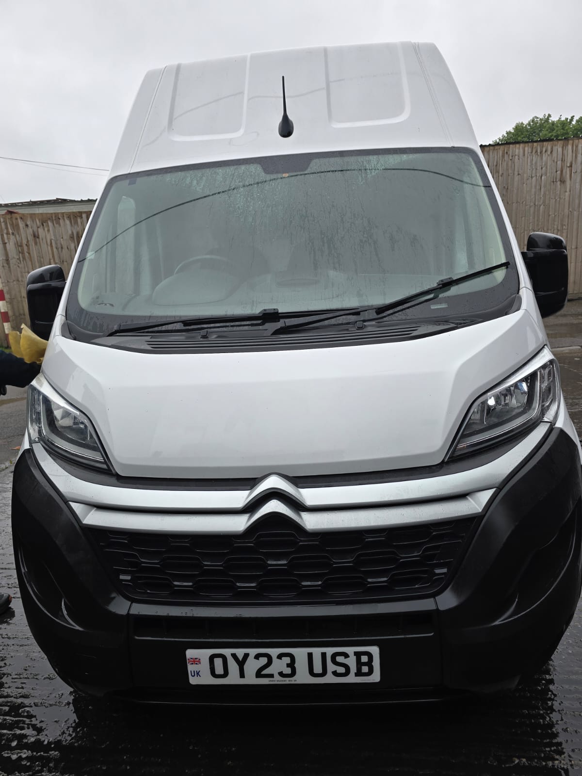 2023 Citroën Relay L3H3 2.2 BlueHDi – No VAT 2023 Citroën Relay L3H3 2.2 BlueHDi with 71,300 miles. Clean and reliable van in good condition, drives perfectly with no known mechanical issues. Well maintained and ready for work. Key features: No VAT 71,300 miles 2.2 BlueHDi Euro 6 L3H3 (Long Wheelbase, High Roof) Manual gearbox Clean inside and out Ready to drive away Located in High Wycombe, Buckinghamshire. £11,995 ono. Feel free to message or call for more information or to arrange a viewing.
