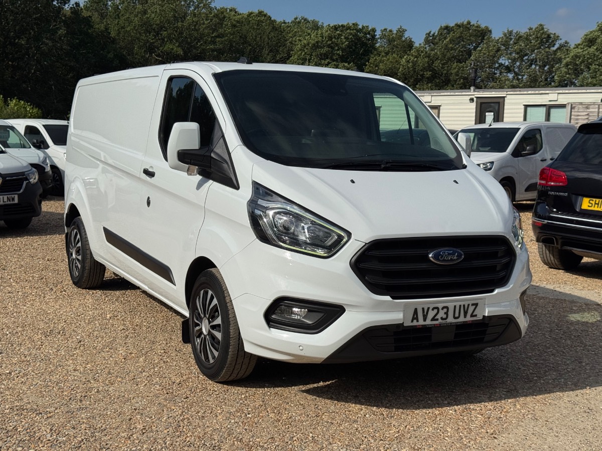 Ford Transit Custom 2.0 320 EcoBlue Trend L2 H1 Euro 6 (s/s) 5dr 2023 (23) 79,000 miles Diesel Manual White 1 owner Van