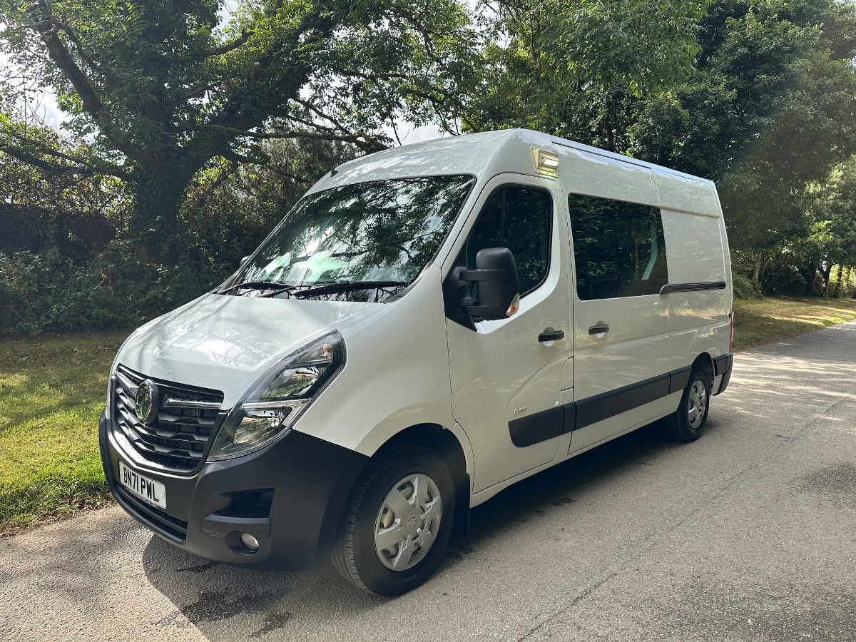 2021 (71) VAUXHALL MOVANO 3500 L2 H2 2.3 TURBO D 135HP 6 SEAT WELFARE VAN - ONLY 28000 MILES!