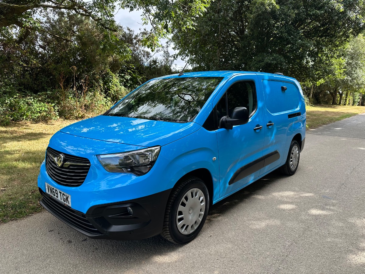 2020 (69) VAUXHALL COMBO CARGO 2300 L2 1.5 TURBO D 100BHP [EURO 6] LWB VAN - ONLY 68000 MILES!