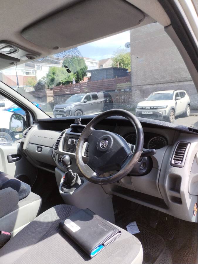 Vauxhall Vivaro 2008 – £1600 Reliable used work van. 2008 (58 plate), silver, fitted with roof rack, tow bar, full plywood lining and custom wooden shelving. Ideal cheap van for work, trades or first-time buyers. Starts and drives well. Ready to work