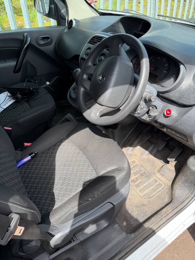 Renault Kangoo for spares or repair