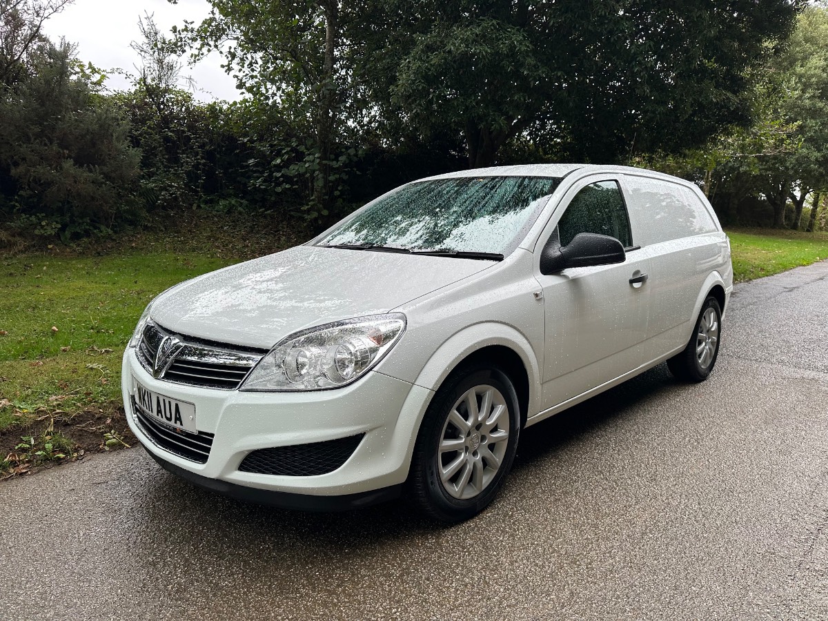 2011 (11) VAUXHALL ASTRA CLUB 1.3 CDTI 16V CAR DERIVED VAN - ONLY 54000 MILES!