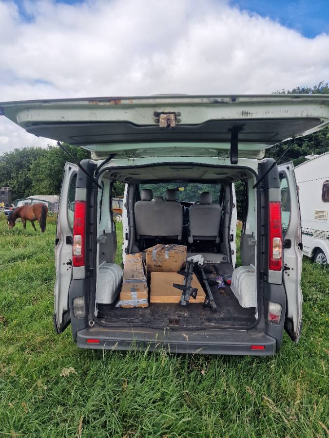 Twin Side Doors and Rear Barn Door VIVARO VAN MOT, Drive it away