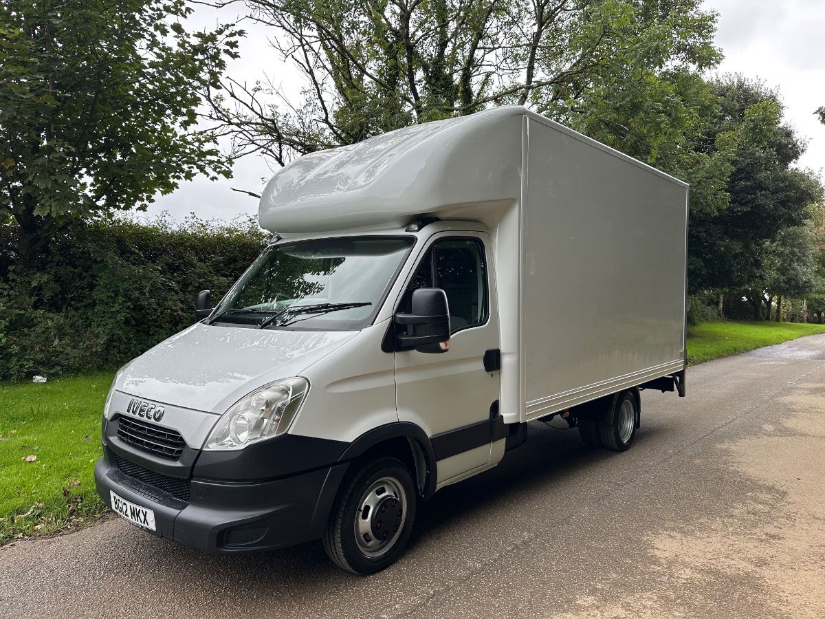 2012 (12) IVECO DAILY 35S13 2.3 MULTIJET 130PS [EURO 5] LONG WHEEL BASE LUTON VAN - ONLY 73000 MILES!
