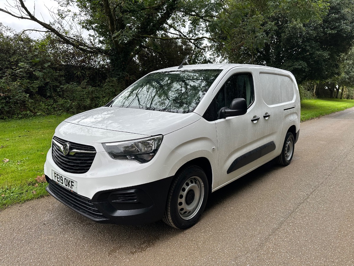 2019 (19) VAUXHALL COMBO CARGO 2300 L2 1.6 TURBO D 100BHP [EURO 6] LWB VAN