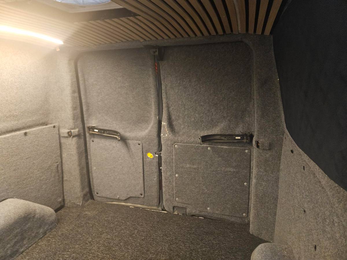 2019 Ford transit custom- insulated- roof fan- bluetti -91k