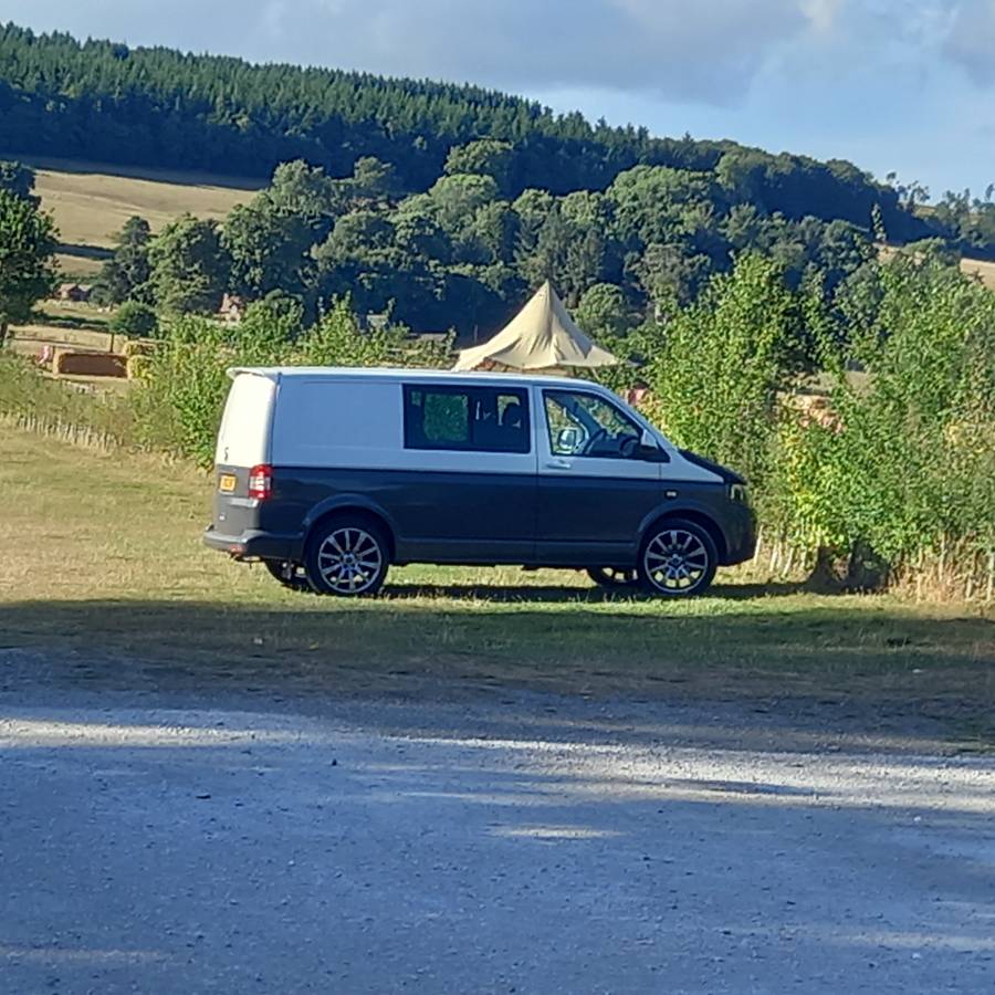 VW Transporter 5 seater T5 for sale.