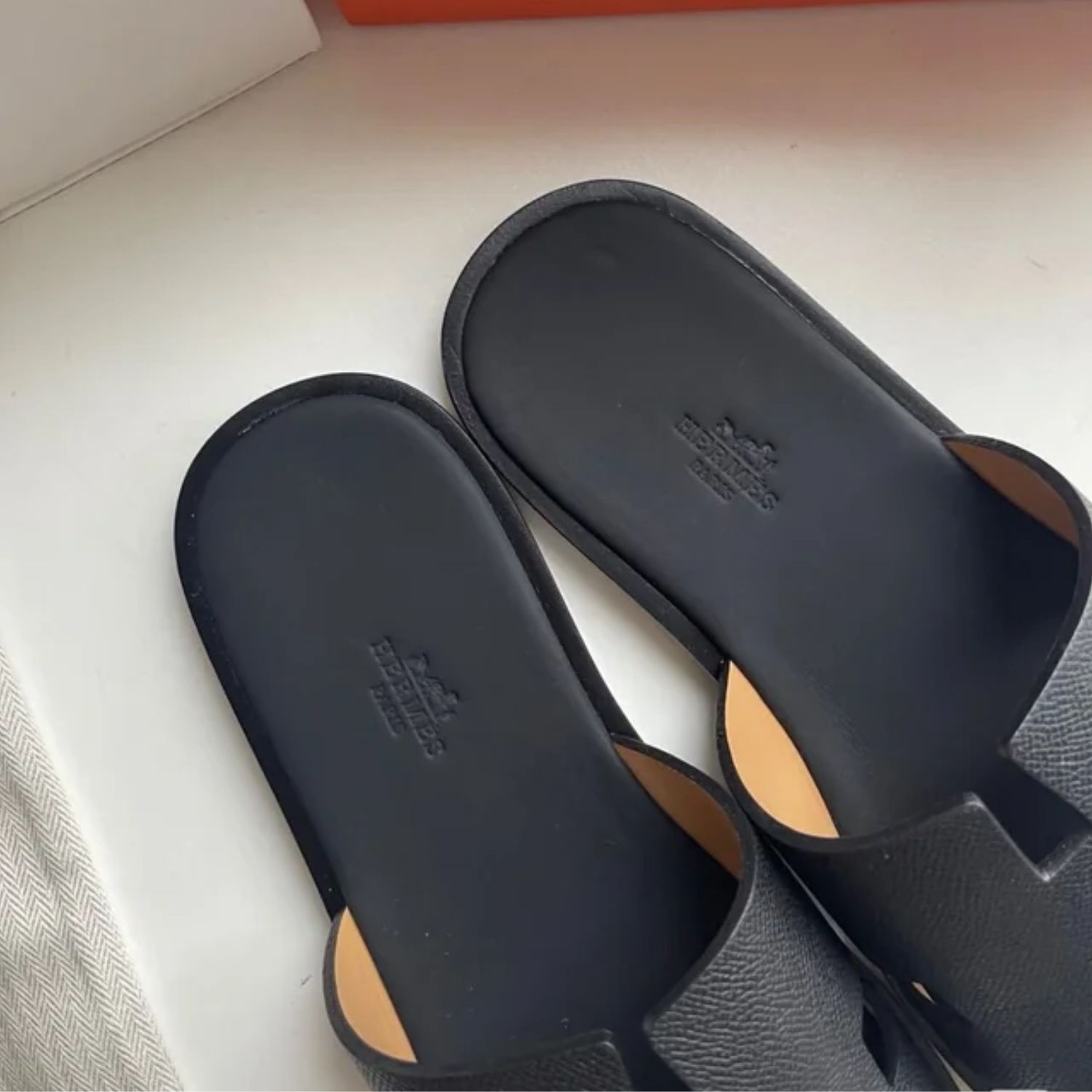 Hermes-Izmir-Sandal-Black