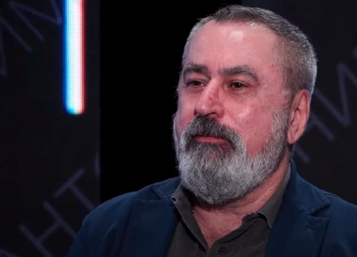 Петросян с женой и сыном. Сын петросяна. Петросян стал отцом в третий. Петросян стал отцом в третий. Сын петросяна.