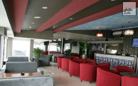 Sky 17 Cafe & Restaurant