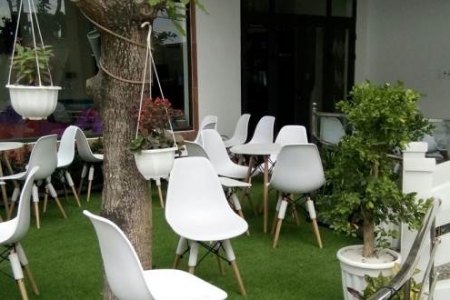 Ý Lan Cafe -Lê Văn Duyệt
