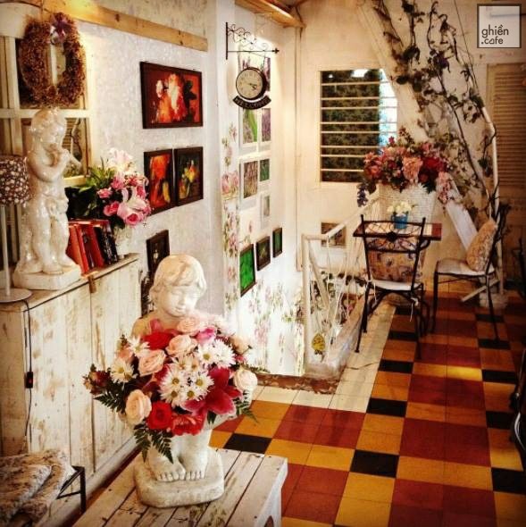 Gác Hoa Attic Cafe - Phạm Ngọc Thạch