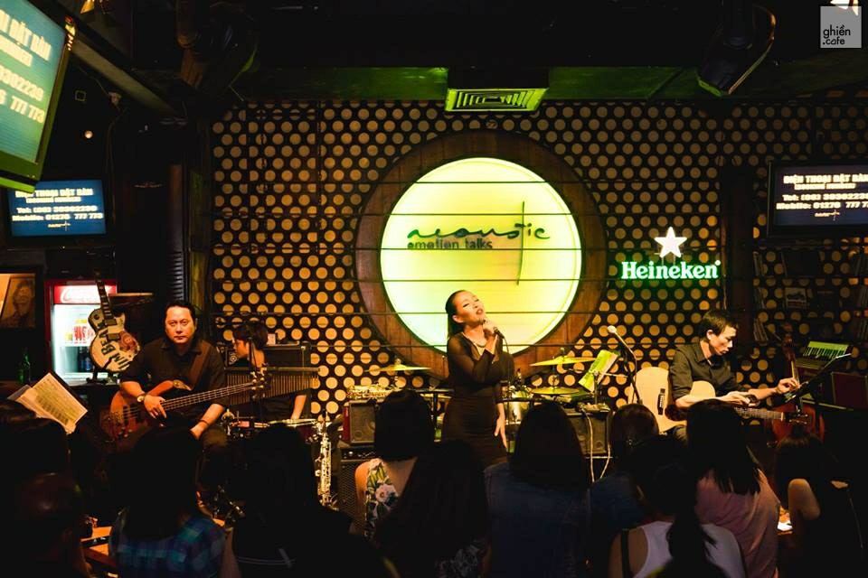 Acoustic - Live Music Cafe