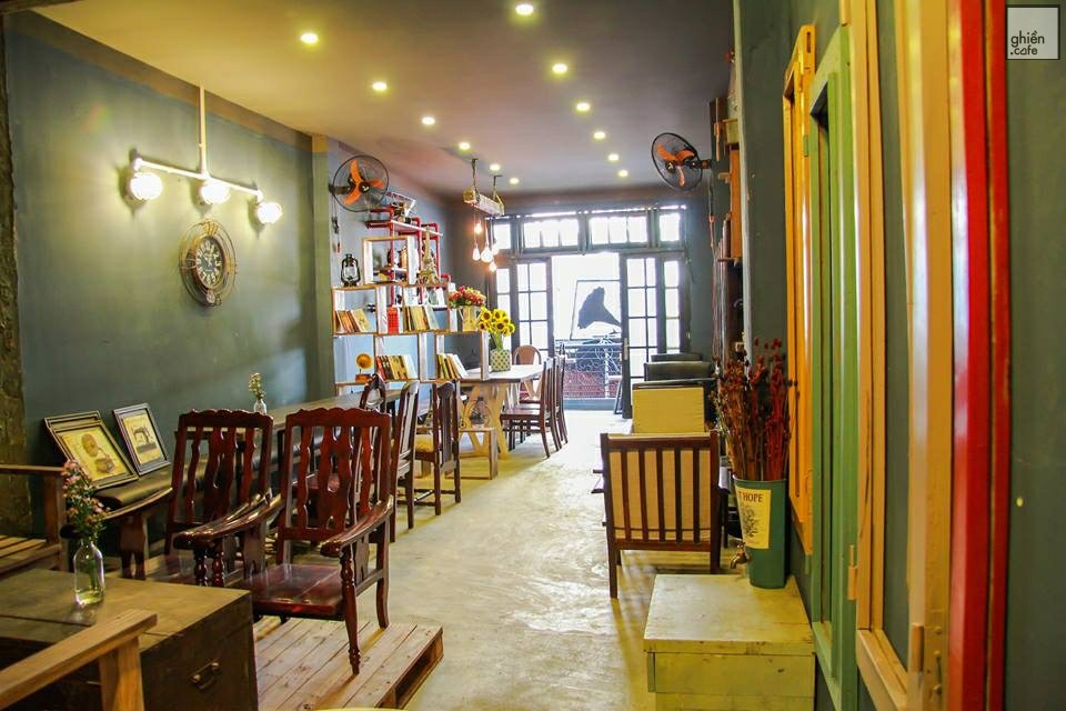 The Journal Coffee - Vintage Cafe