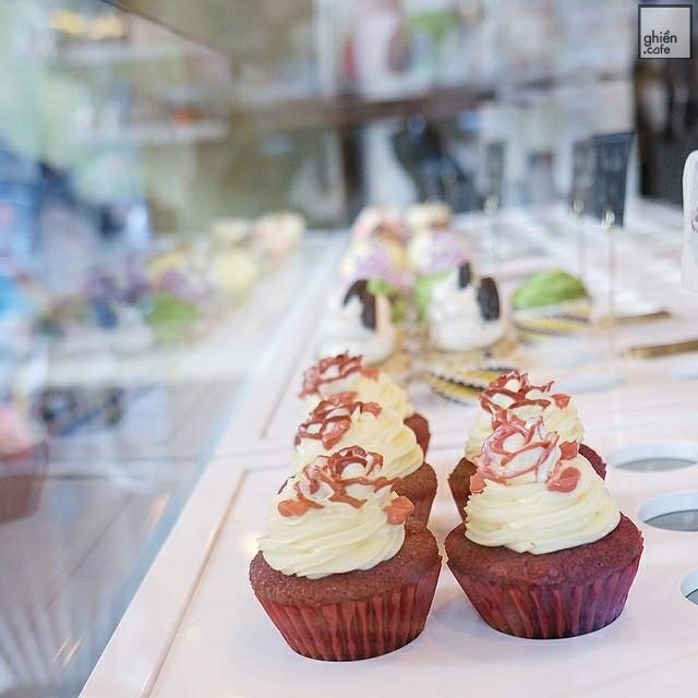 Fly Cupcake Garden - Tú Xương