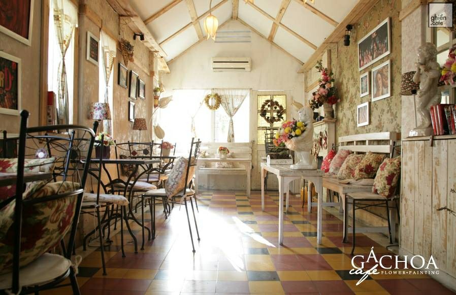 Gác Hoa Attic Cafe - Phạm Ngọc Thạch