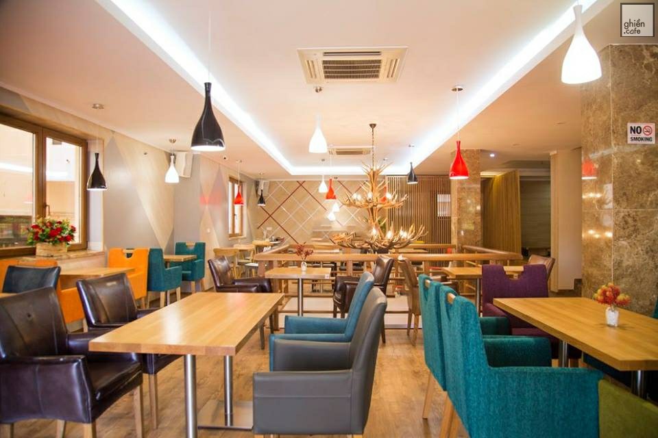 Eurostar Restaurant & Café - Phạm Văn Đồng