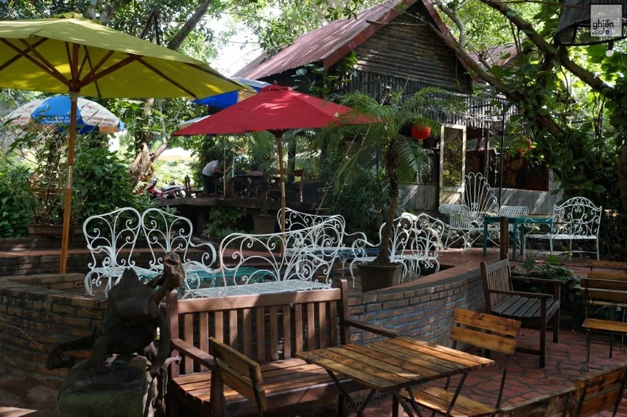 Rainy Cafe - Lê Duẩn