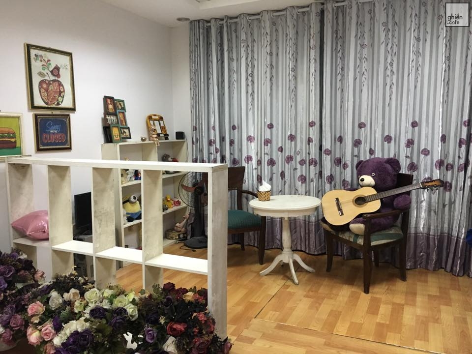 August Cafe - Hoàng Cầu