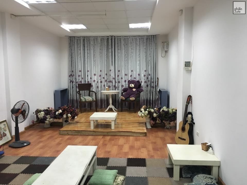 August Cafe - Hoàng Cầu