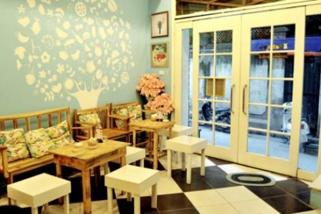 August Cafe - Hoàng Cầu