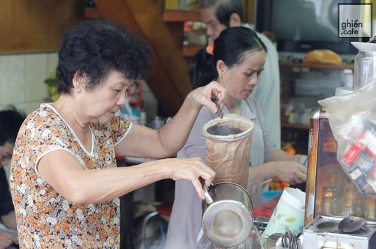Cafe Vợt - Phan Đình Phùng