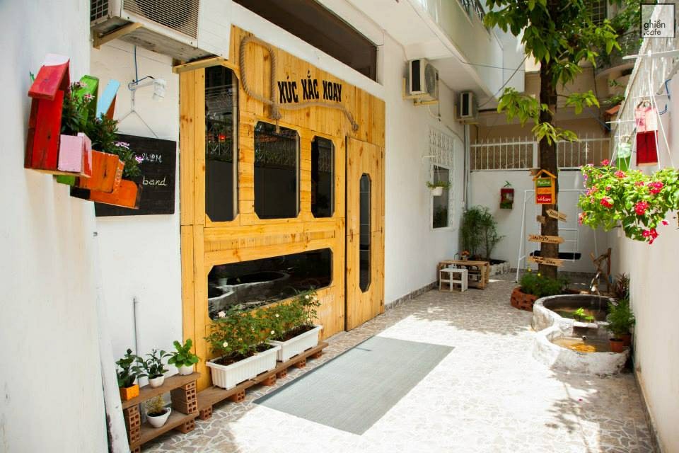 Xúc Xắc Xoay Cafe