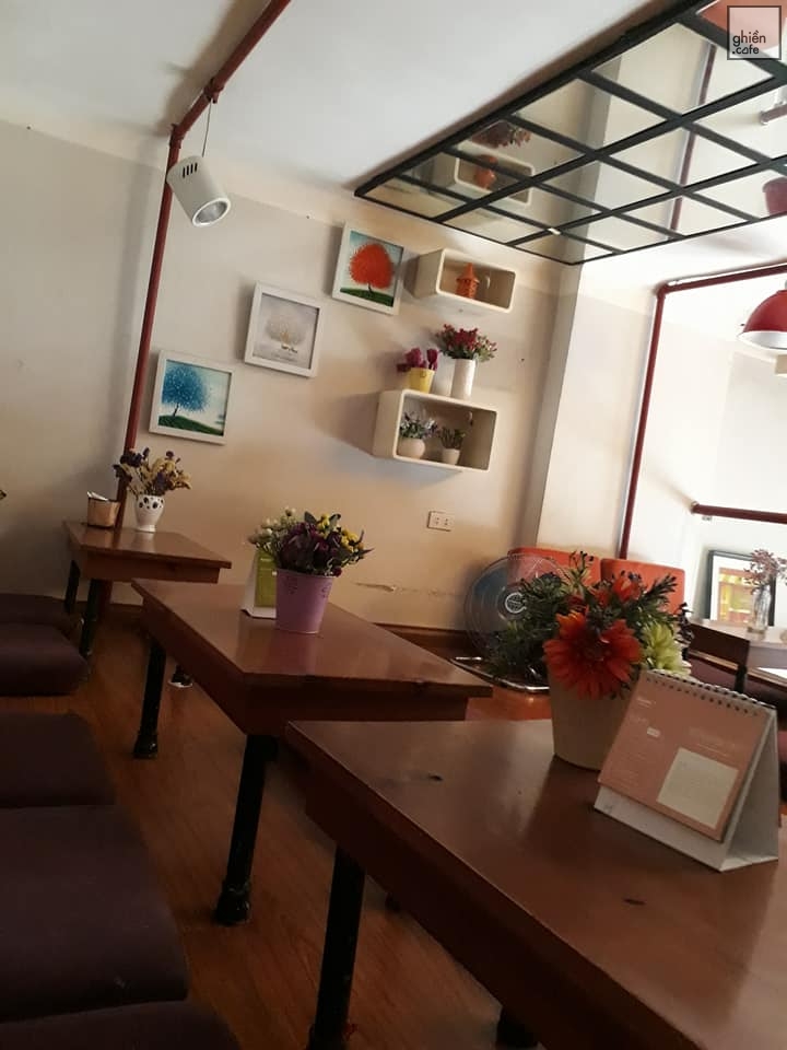 Chat And Date Cafe - Văn Miếu