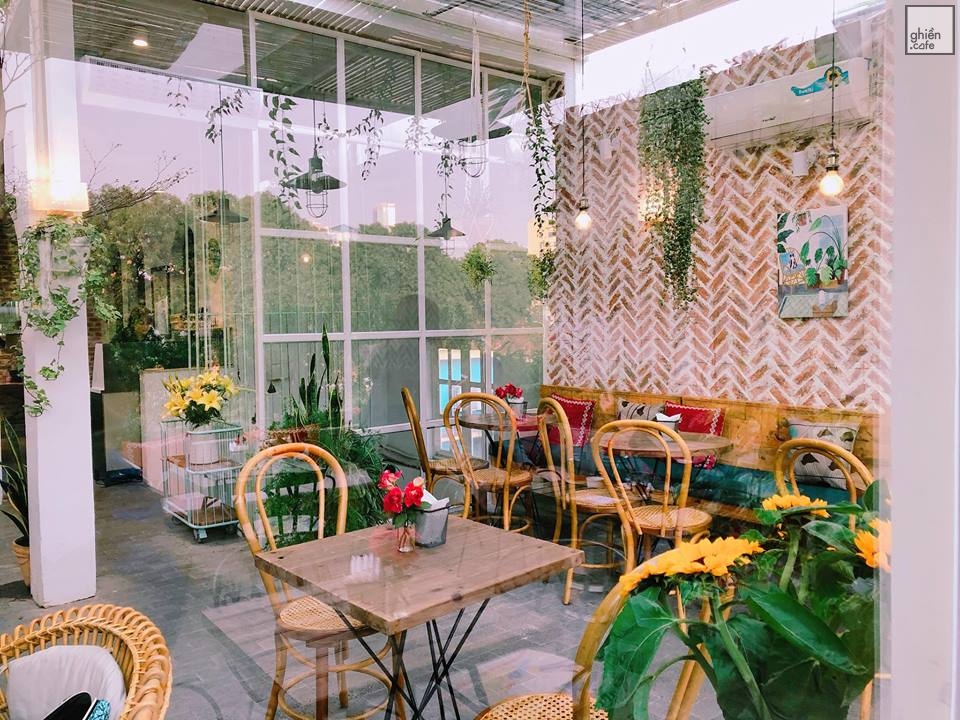 Cup Of Tea Cafe & Bistro - Nguyễn Khang