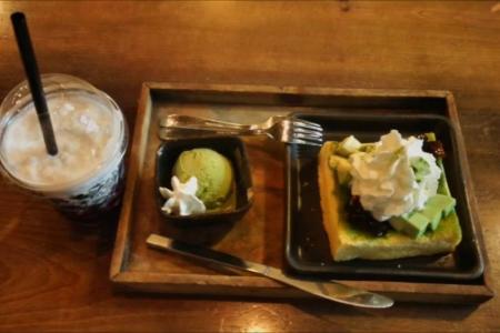 Đen Đá Cafe - Trà Sữa & Trà Đào - Hàm Nghi