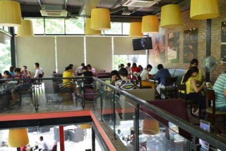 Helio Cafe - Nguyễn Văn Huyên