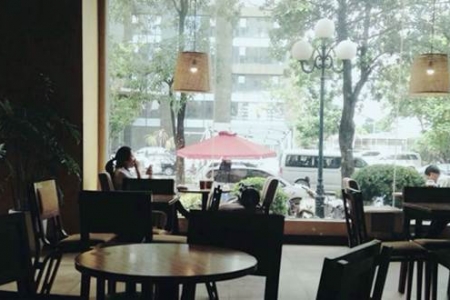 Highlands Coffee - Hoàng Đạo Thúy