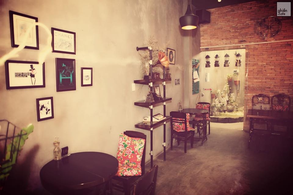 Kaffeine Cafe - Thống Nhất