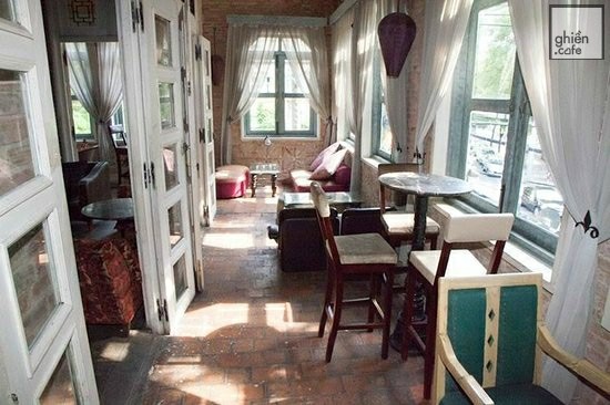 La Fenetre Soleil - Cửa Sổ Mặt Trời - Lý Tự Trọng