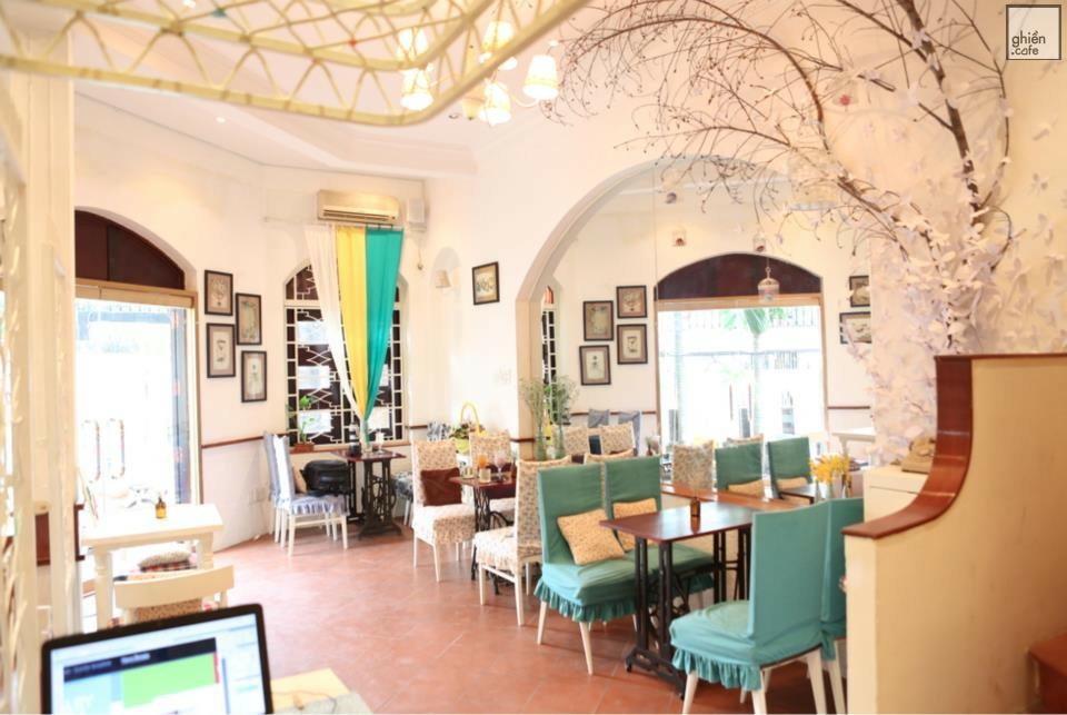 La’ maison Cafe & Gallery