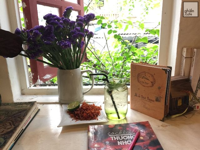 Le Petit Cafe - Hạ Hồi