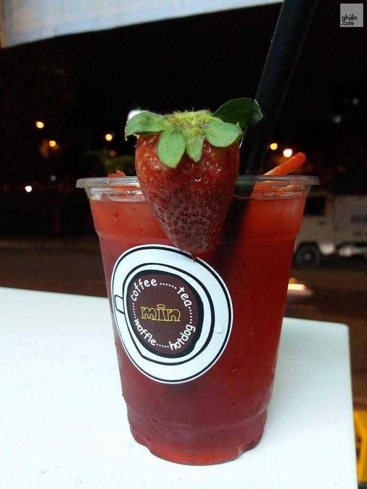 Min Coffee & Waffles